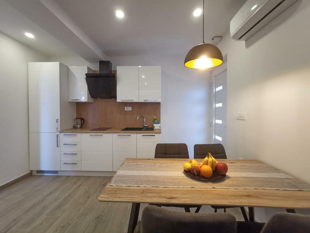 Apartments Tonkita With Jacuzzi Μακάρσκα Εξωτερικό φωτογραφία