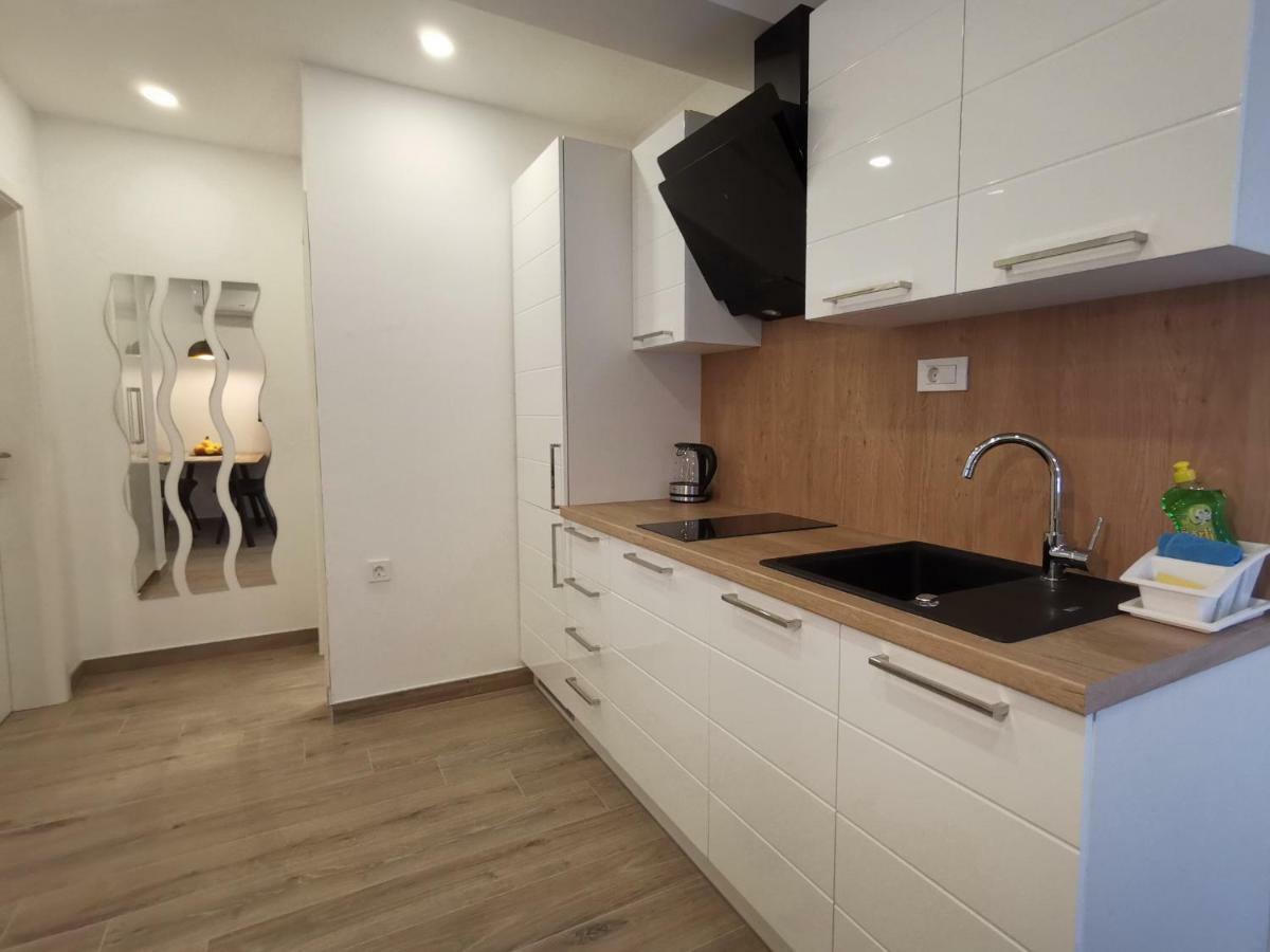Apartments Tonkita With Jacuzzi Μακάρσκα Εξωτερικό φωτογραφία